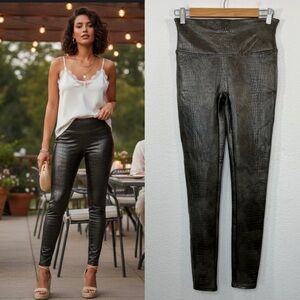 SPANX NWOT Faux Leather leggings Olive Croc Print size‎ Medium